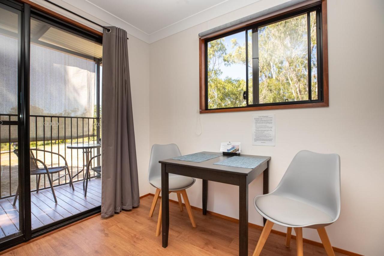 Mount Larcom Mt Larcom Tourist Park酒店 外观 照片