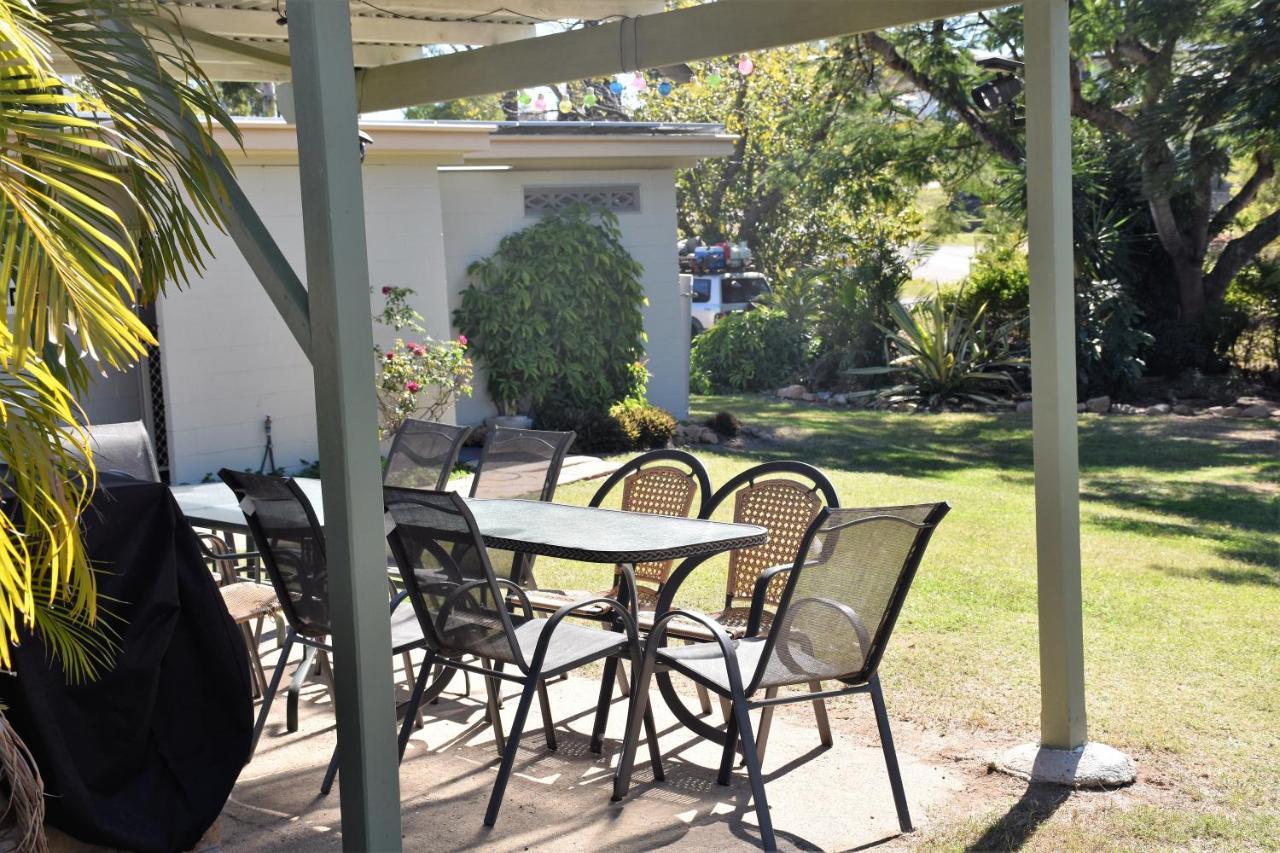 Mount Larcom Mt Larcom Tourist Park酒店 外观 照片