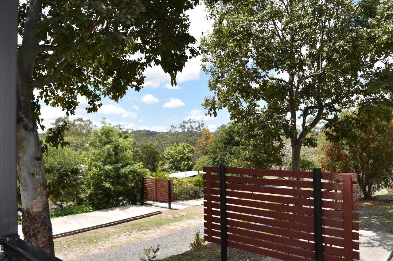 Mount Larcom Mt Larcom Tourist Park酒店 外观 照片