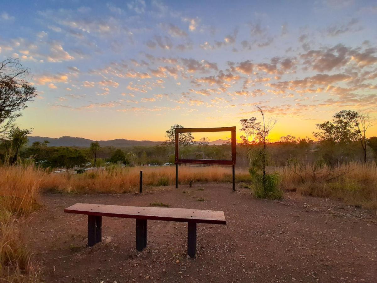 Mount Larcom Mt Larcom Tourist Park酒店 外观 照片